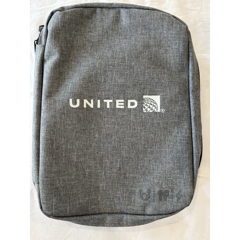 Travel Cord Keeper. Full Zip.‎ Brand New. Holds Everything.